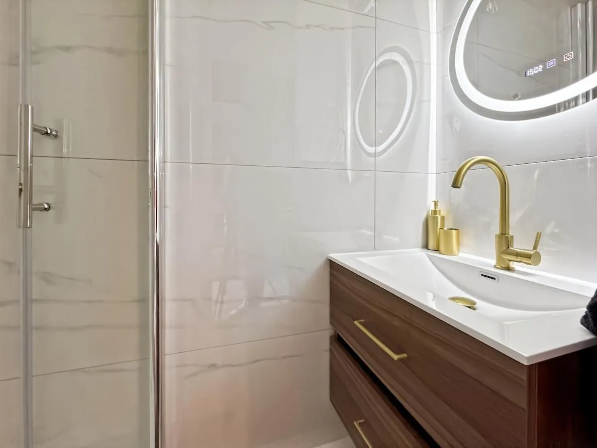 La White Box Apartment Trevoux